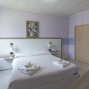 Camera standard con letto king size